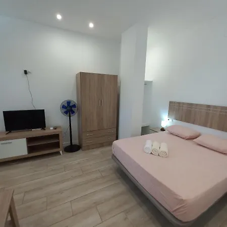 Velarde Center 3 *