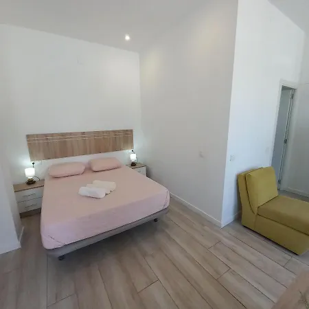 דירה Velarde Center 3 מאלגה