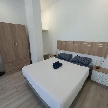 Velarde Center 3 * מאלגה