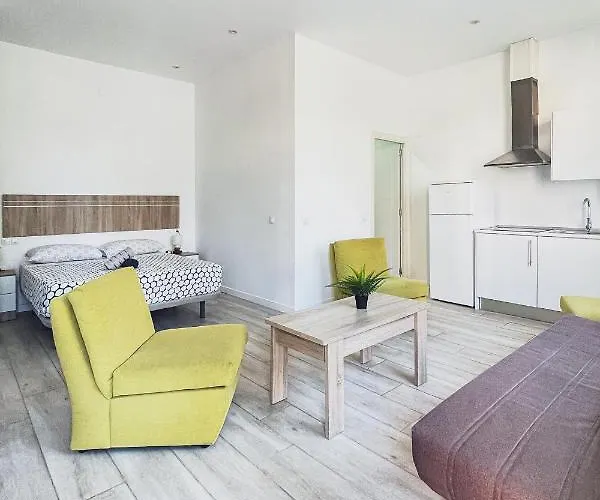 Apartment Velarde Center 3 *